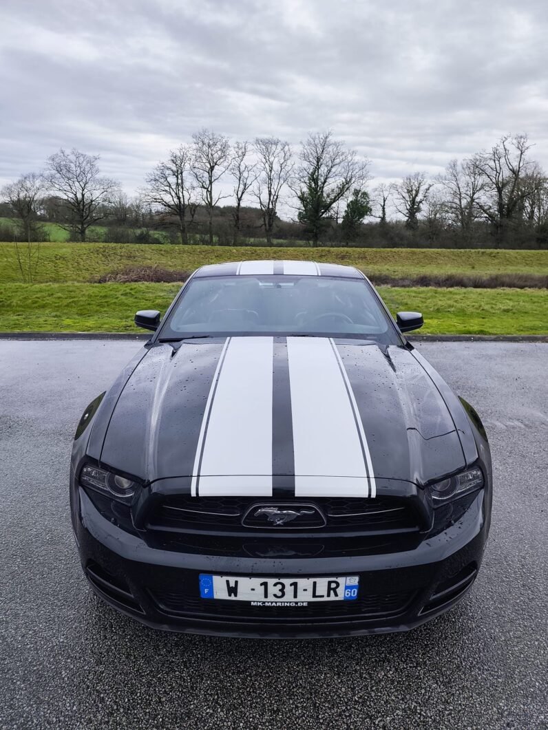 FORD MUSTANG