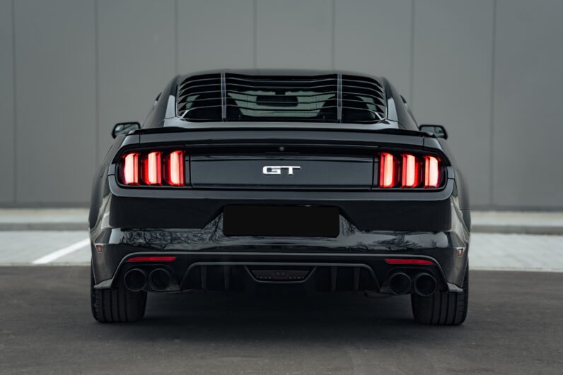 FORD MUSTANG