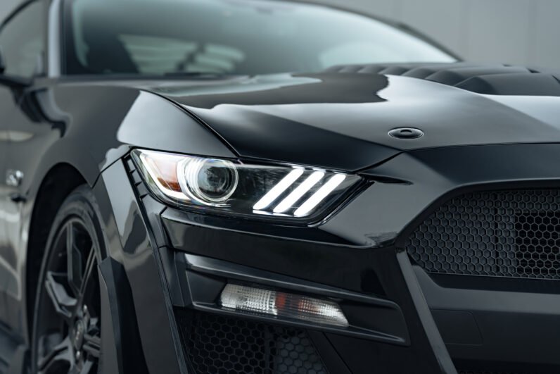 FORD MUSTANG