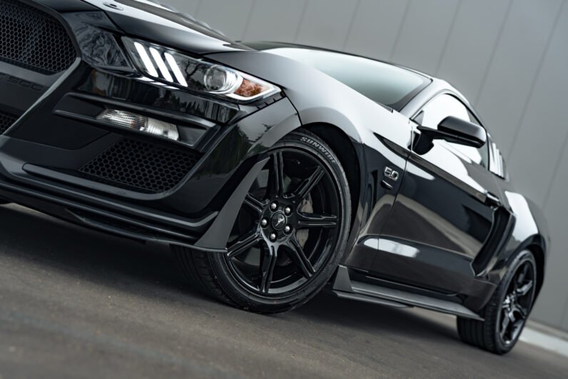 FORD MUSTANG