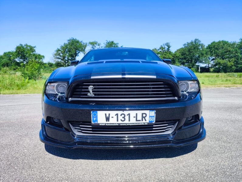 FORD MUSTANG