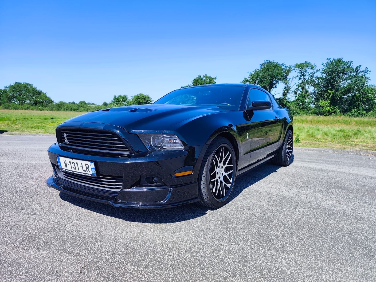 FORD MUSTANG