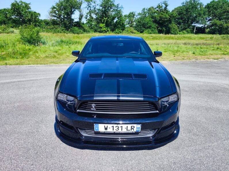 FORD MUSTANG