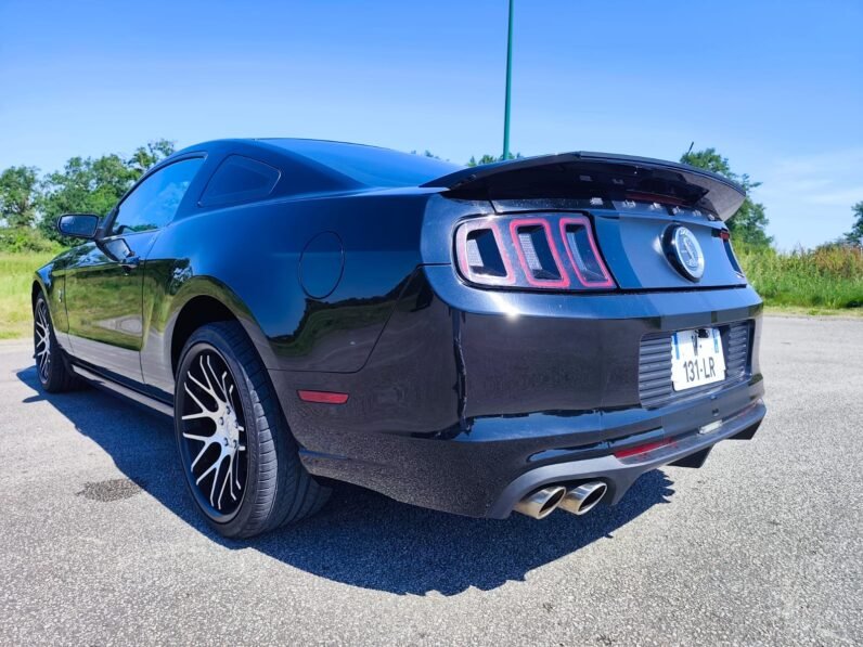 FORD MUSTANG