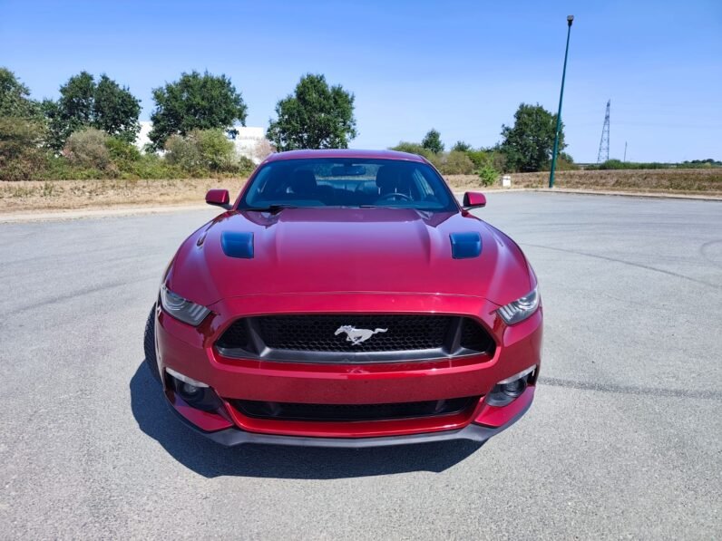 FORD MUSTANG