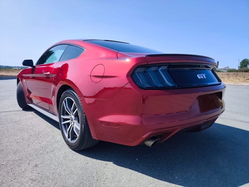 FORD MUSTANG