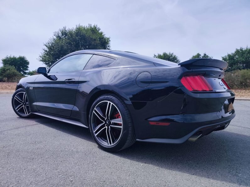 FORD MUSTANG