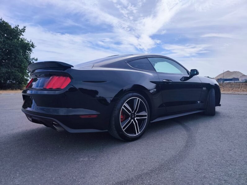 FORD MUSTANG