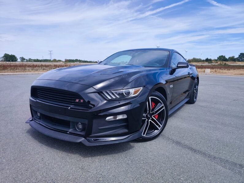 FORD MUSTANG