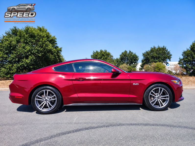 FORD MUSTANG